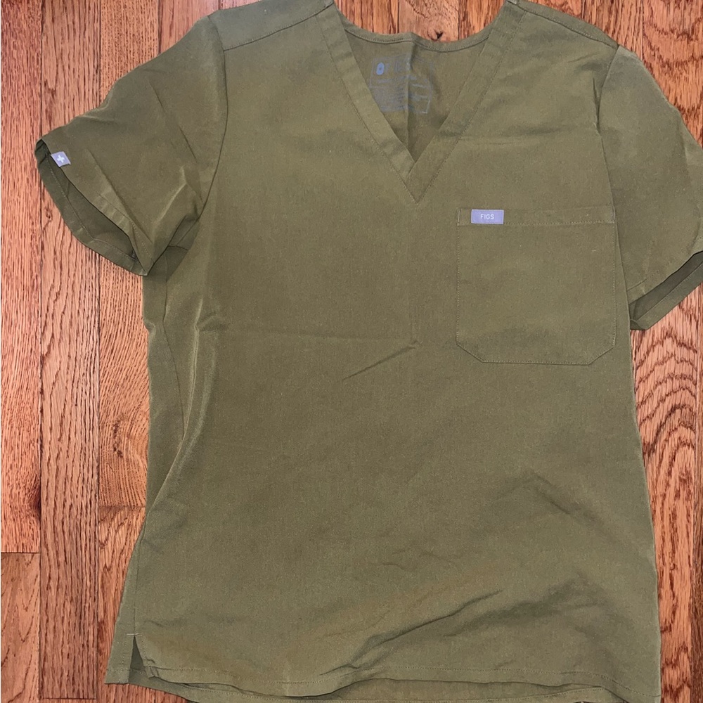 Olive green figs